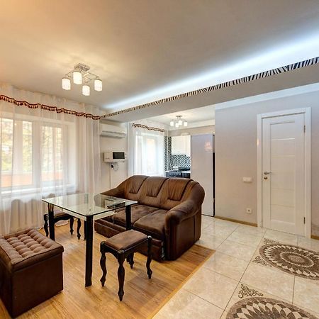 Excellent Apartment Druzhby Narodov Boulevard 3A. Lybedskaya Metro Station 基輔 外观 照片