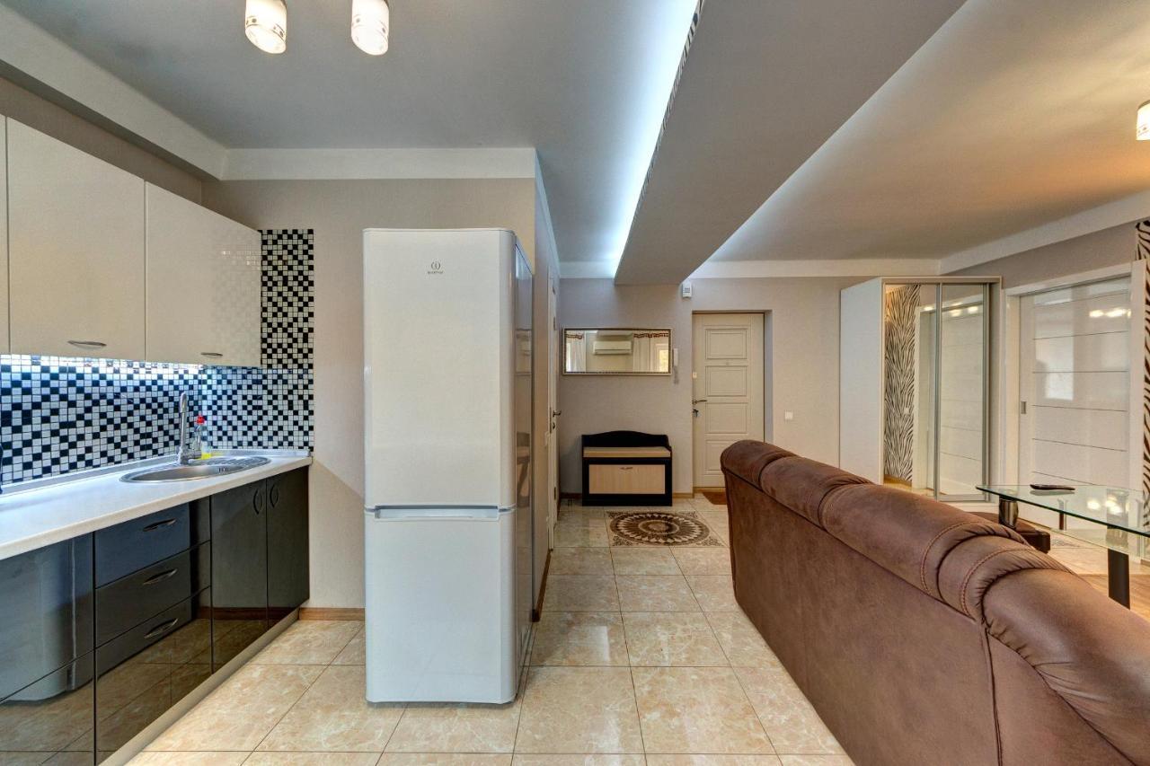 Excellent Apartment Druzhby Narodov Boulevard 3A. Lybedskaya Metro Station 基輔 外观 照片