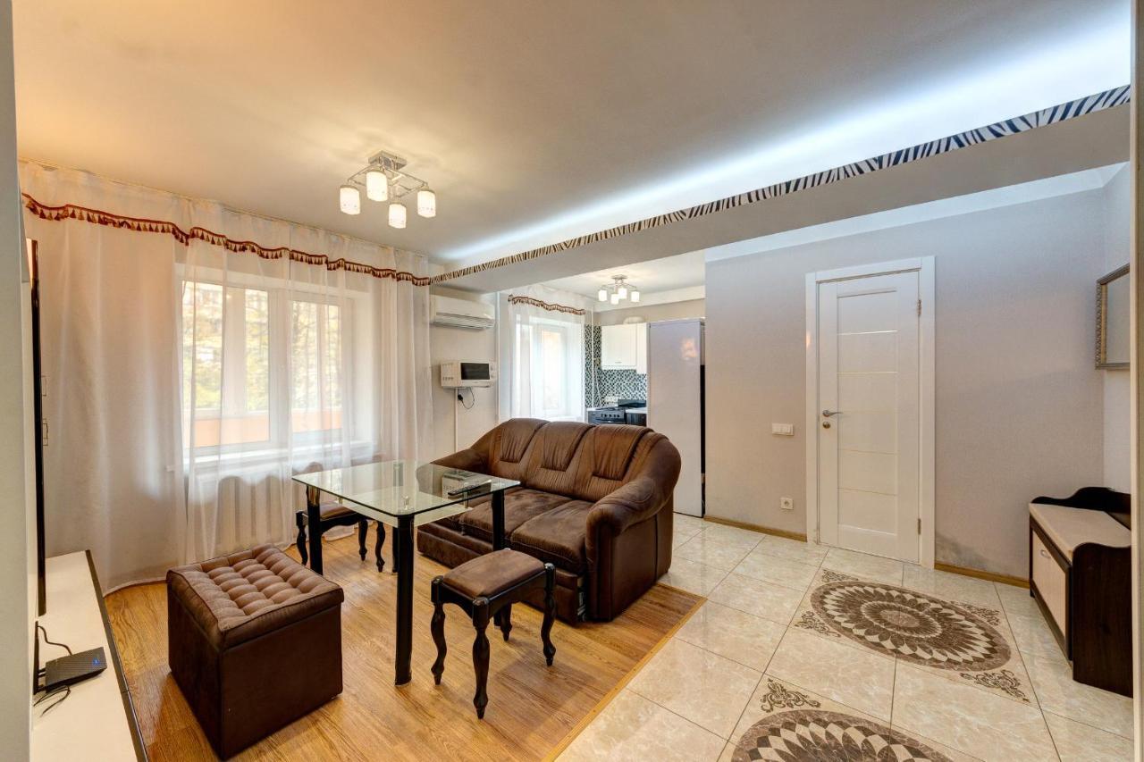 Excellent Apartment Druzhby Narodov Boulevard 3A. Lybedskaya Metro Station 基輔 外观 照片
