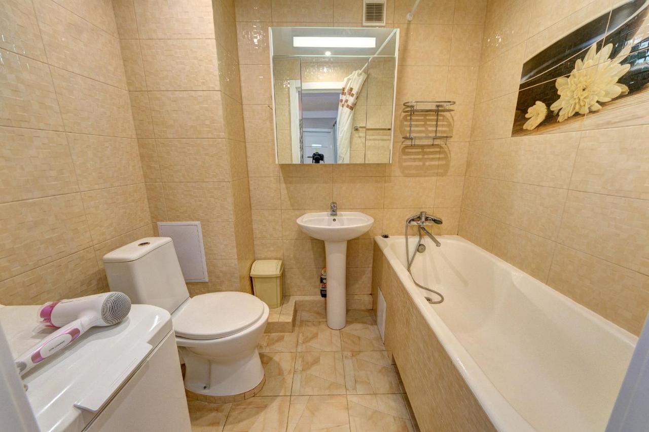Excellent Apartment Druzhby Narodov Boulevard 3A. Lybedskaya Metro Station 基輔 外观 照片