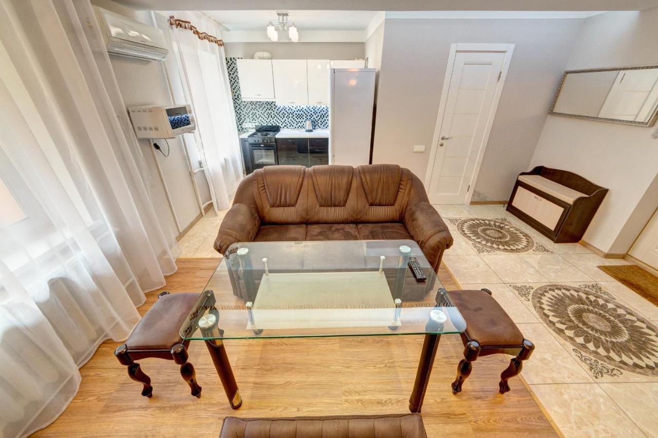 Excellent Apartment Druzhby Narodov Boulevard 3A. Lybedskaya Metro Station 基輔 外观 照片