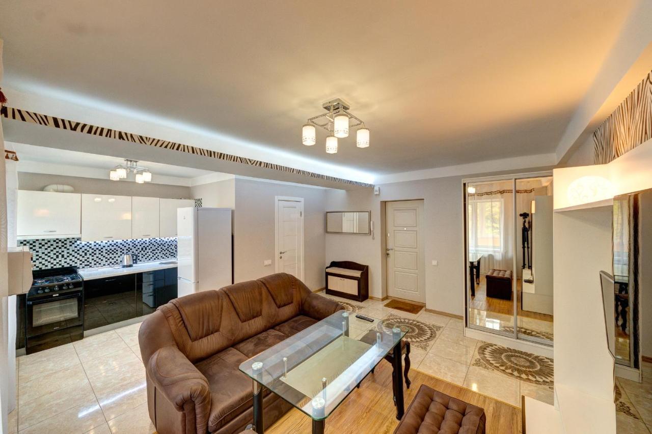 Excellent Apartment Druzhby Narodov Boulevard 3A. Lybedskaya Metro Station 基輔 外观 照片