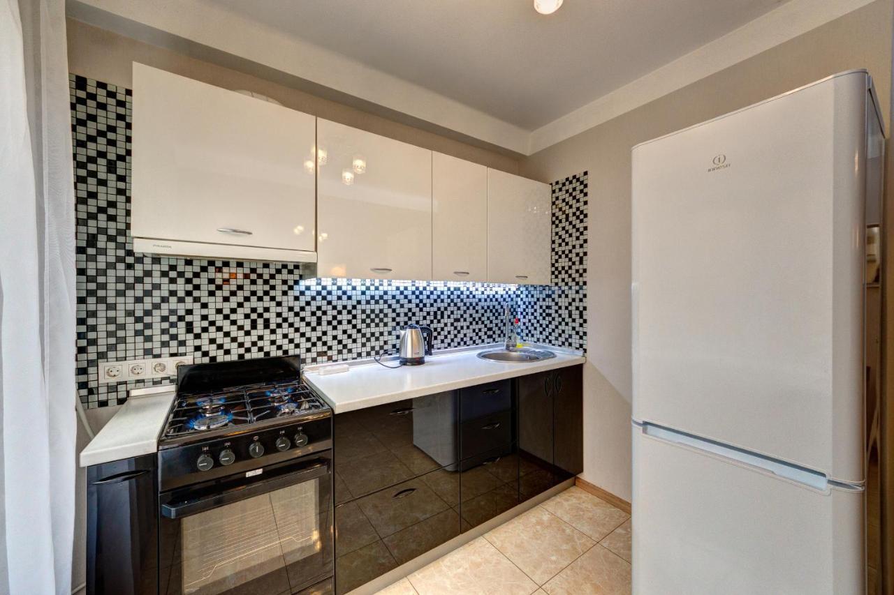 Excellent Apartment Druzhby Narodov Boulevard 3A. Lybedskaya Metro Station 基輔 外观 照片